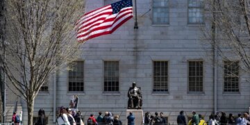 Governo dos EUA processa Harvard por permitir o ‘antissemitismo’