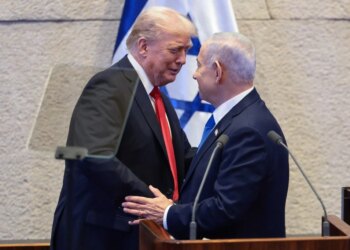 Exército do Irã ameaça perseguir autoridades de EUA e Israel até seus locais de férias