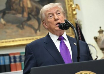 Trump chama aliados da Otan de ‘covardes’ por postura na guerra contra o Irã