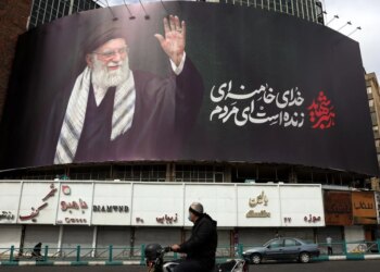 Imprensa estatal iraniana nega negociações com EUA após anúncio de Trump