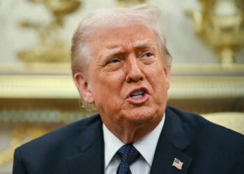Trump ameaça ‘aniquilar’ usinas de energia do Irã se Ormuz não for reaberto em 48 horas