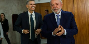Lula escala ministros e nomes históricos do PT para coordenação da campanha à reeleição