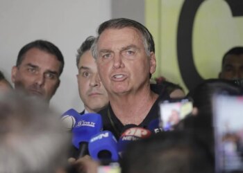 Defesa de Bolsonaro reclama de prazo imposto por Moraes para domiciliar