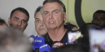Defesa de Bolsonaro reclama de prazo imposto por Moraes para domiciliar