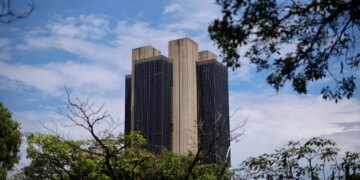 Focus: projeção de IPCA 2026 passa de 4,17% para 4,31%, abaixo do teto da meta