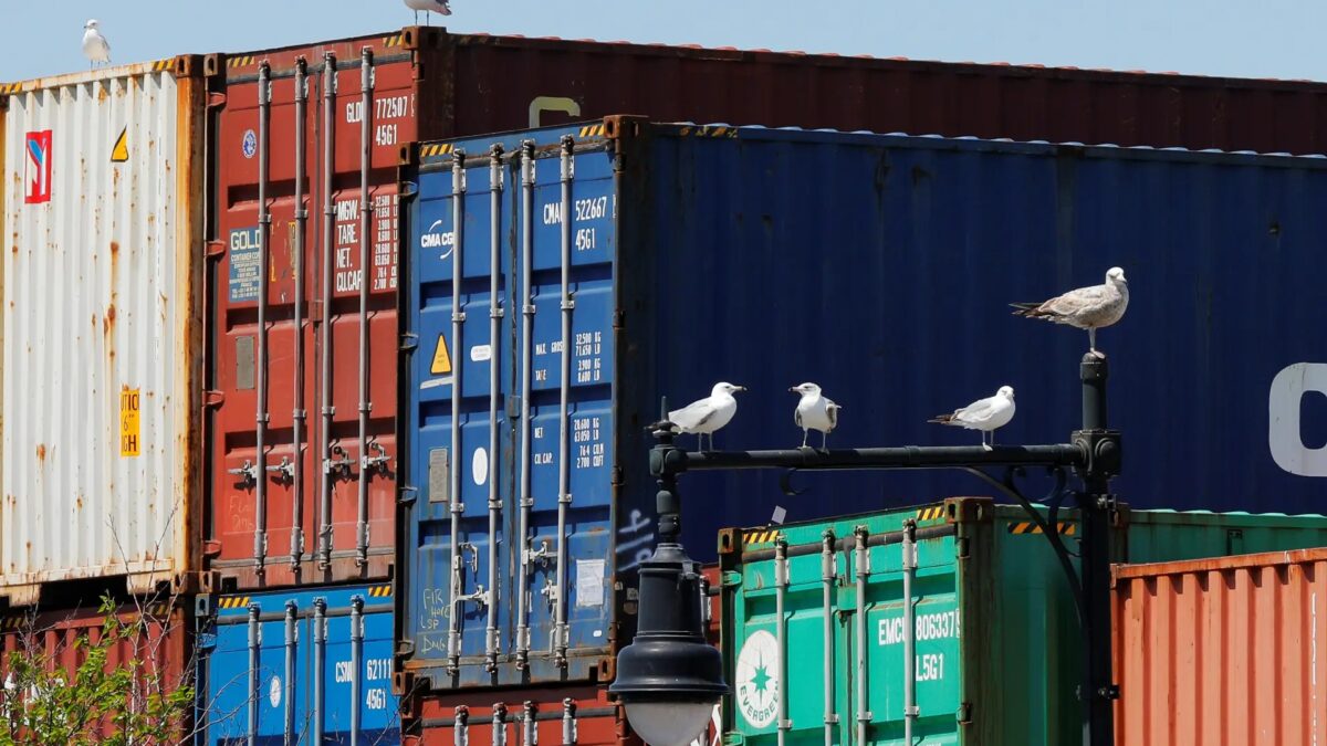 Índice mundial de preços de contêineres sobe pela 4ª semana seguida e vai US$ 2,2 mil