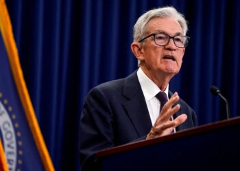 Powell defende independência do Fed ao elogiar Volcker por resistir a pressões