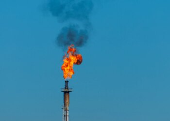 Alta do petróleo: Goldman Sachs eleva projeção da taxa de juros no Brasil; entenda