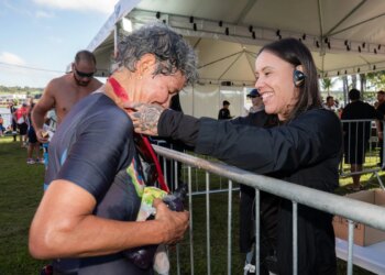 Metrópoles Endurance: aquathlon e águas abertas abrem 1º dia de evento. Veja vídeo