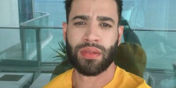 Carrapato “quase” pega Gusttavo Lima e cantor reage: ‘Malandro’