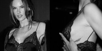 Alessandra Ambrósio revela tatuagem em nova foto sensual