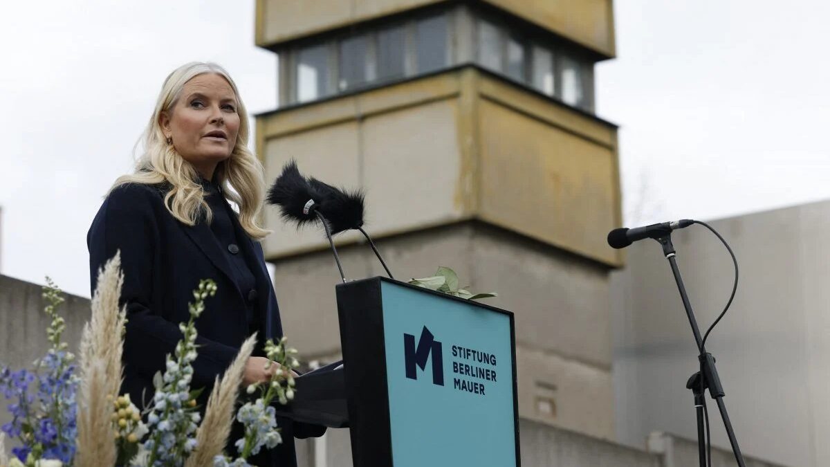 Princesa Mette-Marit da Noruega diz que foi ‘manipulada e enganada’ por Epstein