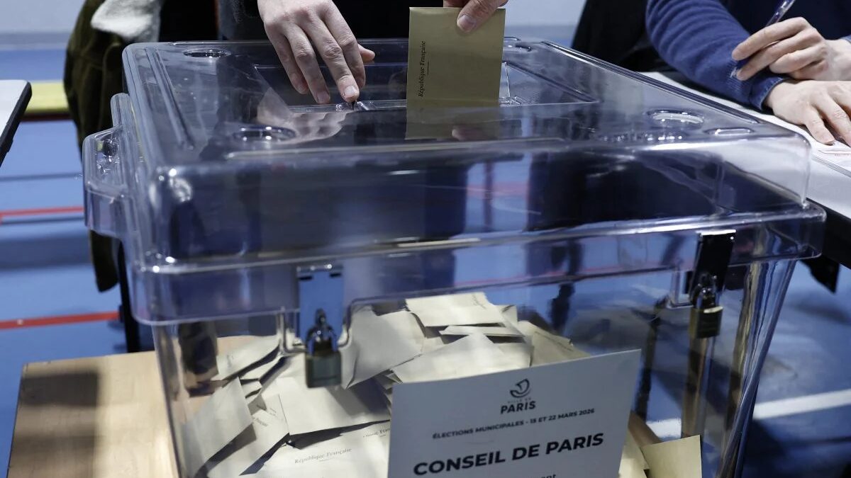 França realiza 2º turno de disputadas eleições municipais