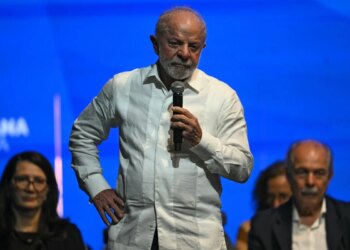 Lula diz que governo pretende capturar os ‘bandidos do andar de cima’