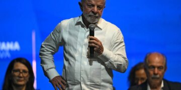 Lula diz que governo pretende capturar os ‘bandidos do andar de cima’
