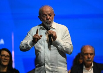 Lula rebate Flávio por comparação com Opala: ‘é o pai dele, que está no desmanche’