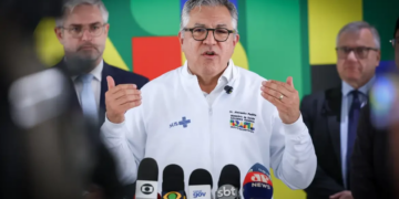 Brasil monitora impacto da guerra do Irã na distribuição de medicamentos