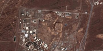 Ataque aéreo atinge maior instalação nuclear do Irã