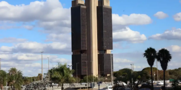 BC vende US$ 1,8 bilhão em leilão de linha para rolagem do vencimento de 2 de abril