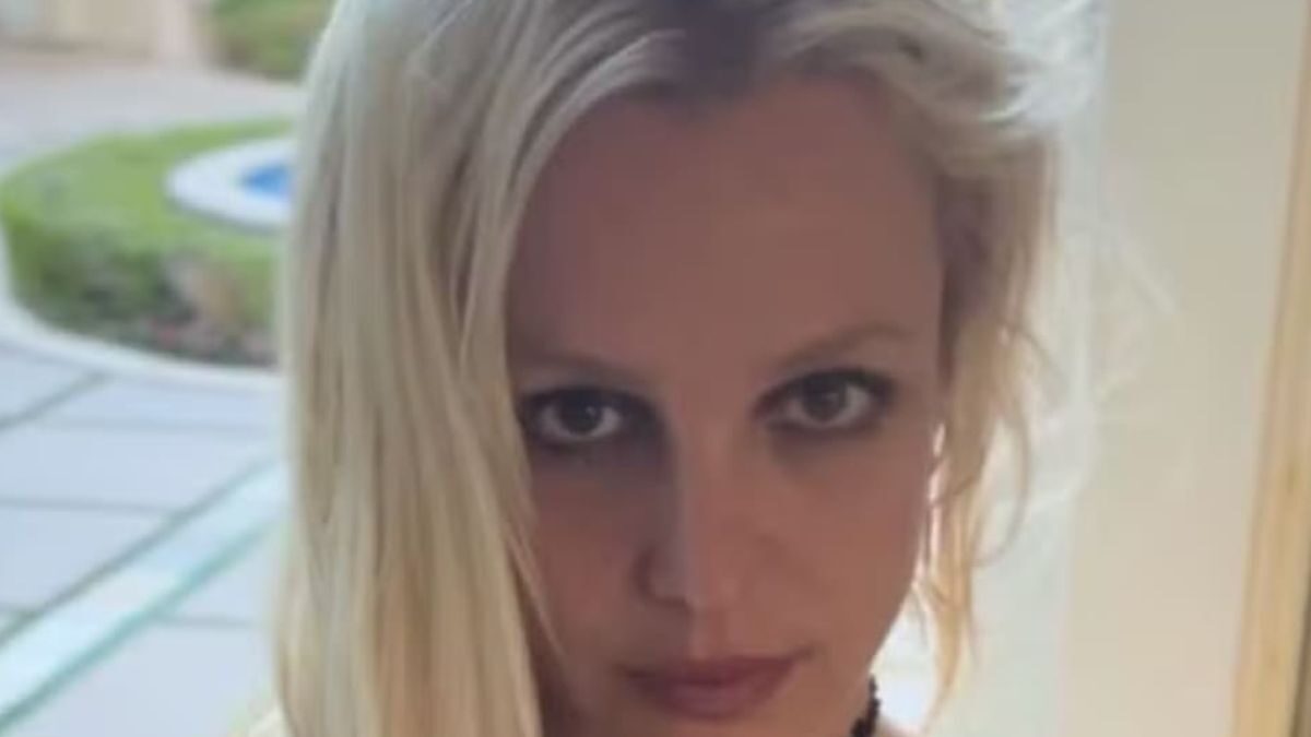 Britney Spears é levada ao hospital após prisão por suspeita de dirigir alcoolizada