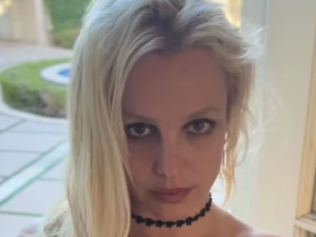 Britney Spears é levada ao hospital após prisão por suspeita de dirigir alcoolizada