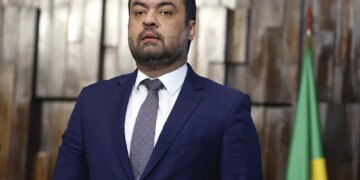 Nunes Marques vota contra a inelegibilidade de Cláudio Castro; placar é 2 a 1 pela condenação