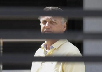 Bolsonaro poderia ter acelerado atendimento na Papudinha acionando o ‘botão do pânico’, diz Moraes