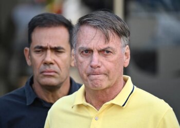 Moraes assina o alvará de soltura de Bolsonaro
