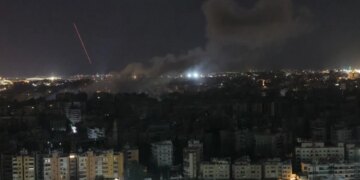 EUA e Israel atacam usinas nucleares no Irã