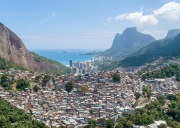 Passeio com drone na favelas da Rocinha e Vidigal cresce no Rio