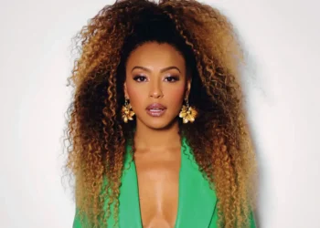 Sheron Menezzes volta à TV como protagonista de nova novela das sete; saiba detalhes