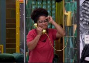 Big fone toca e Milena atende .