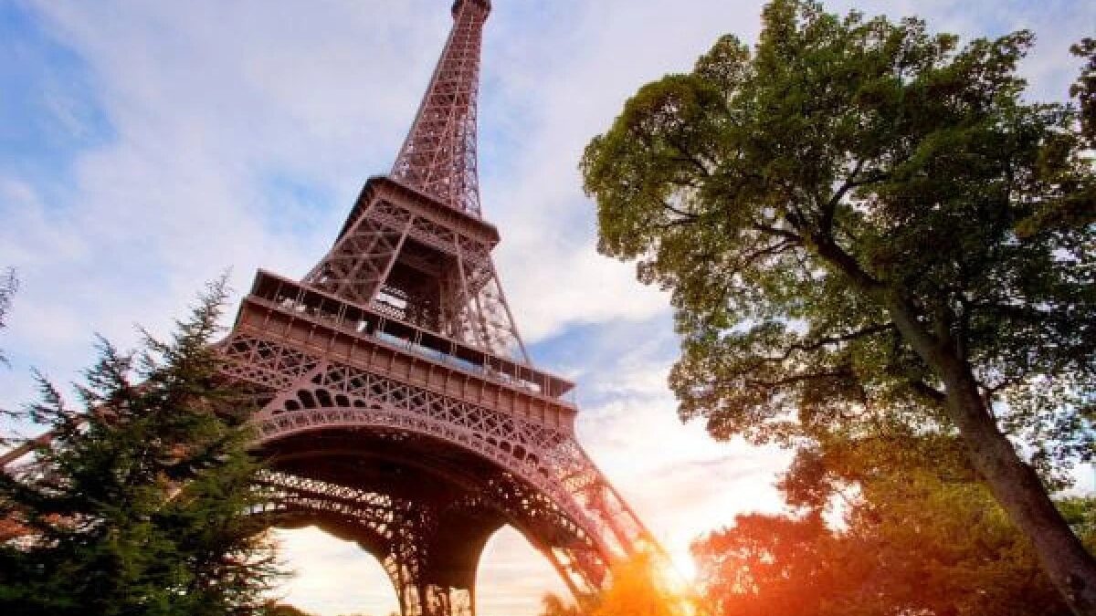 Torre Eiffel lança nova atração com valor incluso no ingresso. Confira