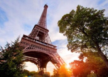 Torre Eiffel lança nova atração com valor incluso no ingresso. Confira