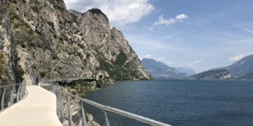 Uma das ciclovias mais bonitas do mundo fica na Itália