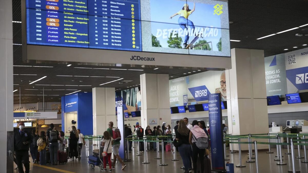 Expectativa é leiloar Aeroporto de Brasília em novembro, diz ministro