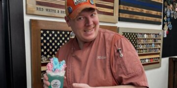 Barista com autismo tem gorjeta roubada e recebe apoio de clientes