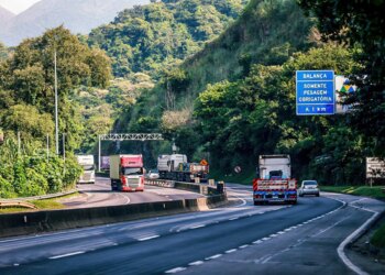 Começam a vigorar novas regras para frete no Brasil
