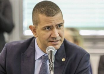 Quem é Douglas Ruas, novo presidente da Alerj que deve assumir o governo interino do Rio