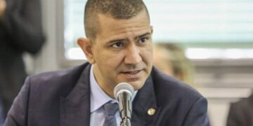 Quem é Douglas Ruas, novo presidente da Alerj que deve assumir o governo interino do Rio