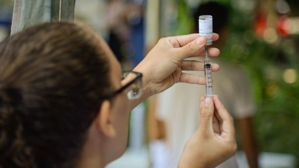 Vacinação nacional contra gripe começa no sábado
