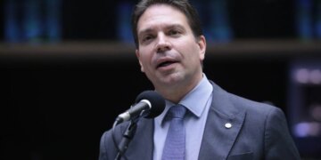 Moraes rejeita suspender processo contra Ramagem na trama golpista