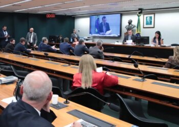 Projeto que cria uma lista nacional de pessoas e organizações terroristas avança na Câmara