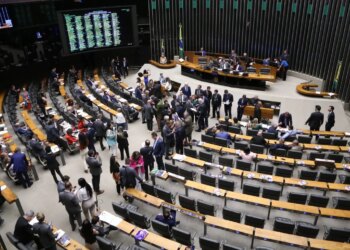 Câmara aprova criação de cadastro nacional de times condenados por racismo