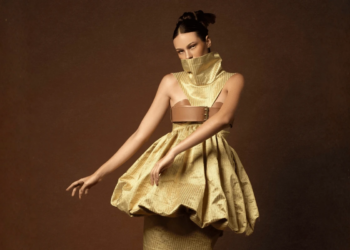 Sacramound leva era vitoriana ao Metrópoles Catwalk em desfile inédito