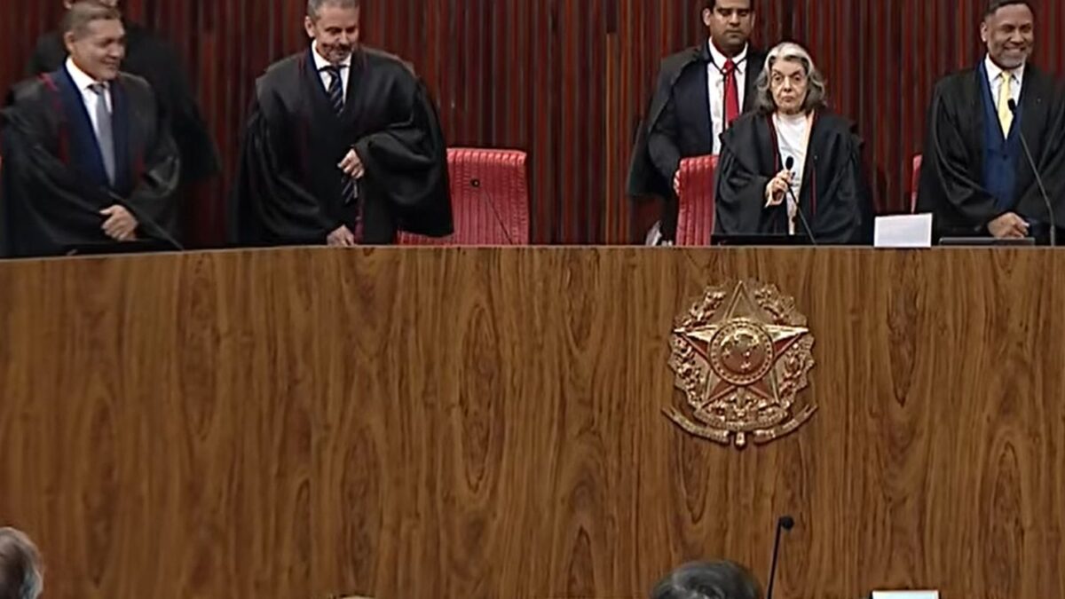 TSE retoma julgamento que pode deixar Castro inelegível