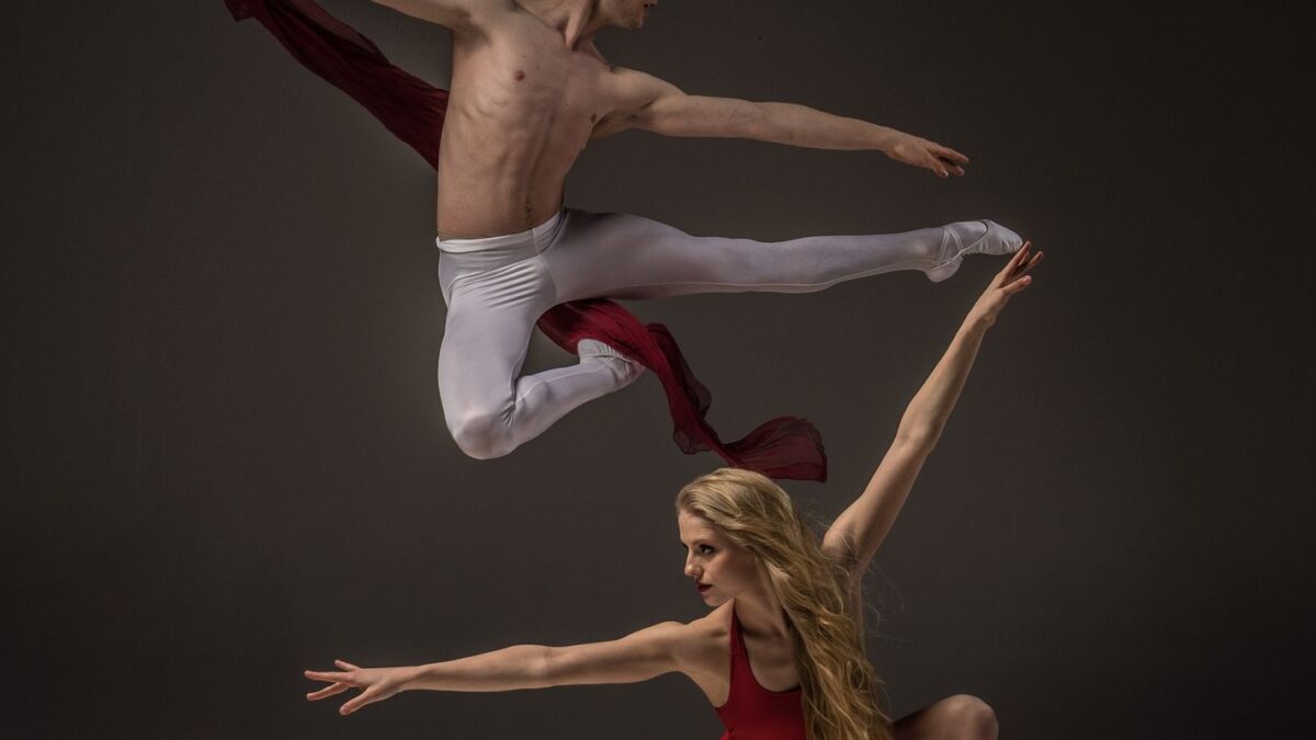 Festival de dança reúne mais de mil bailarinos no Cine Theatro Brasil