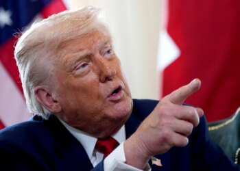 Trump fala em avanços com Irã, mas ameaça taxar países que armarem Teerã