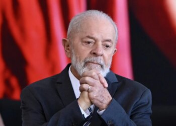 Debate sobre o fim da ‘taxa das blusinhas’ ganha força e expõe divisão no governo Lula