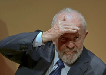Visando o fim da escala 6×1, Lula busca substituto para Gleisi na articulação política